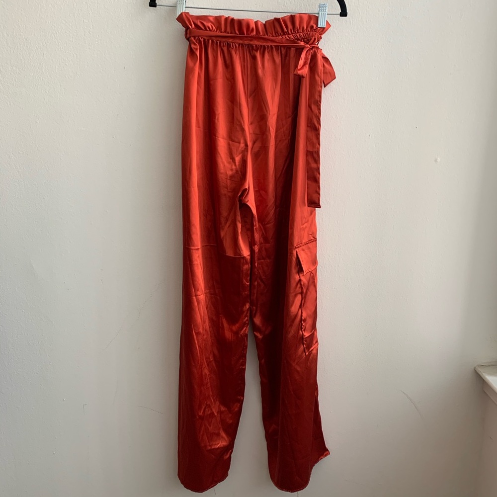 Fashion Nova Satin Crop Top and Pant Set Medium - Picture 8 of 9